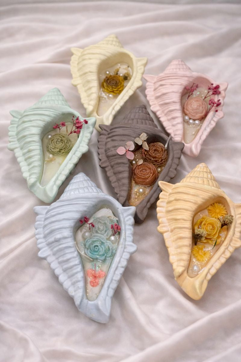 Broomoon Seashell Bloom Candle