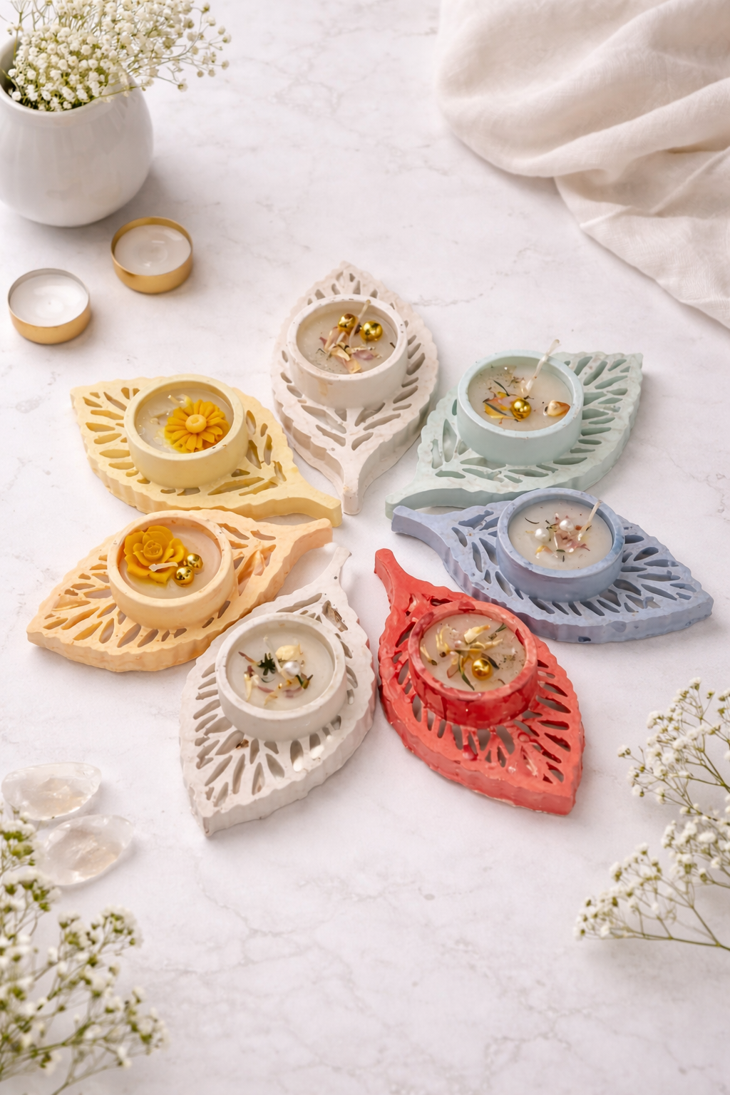 🌿 BloomLeaf Delight – Handcrafted Floral Leaf Tealight Candle