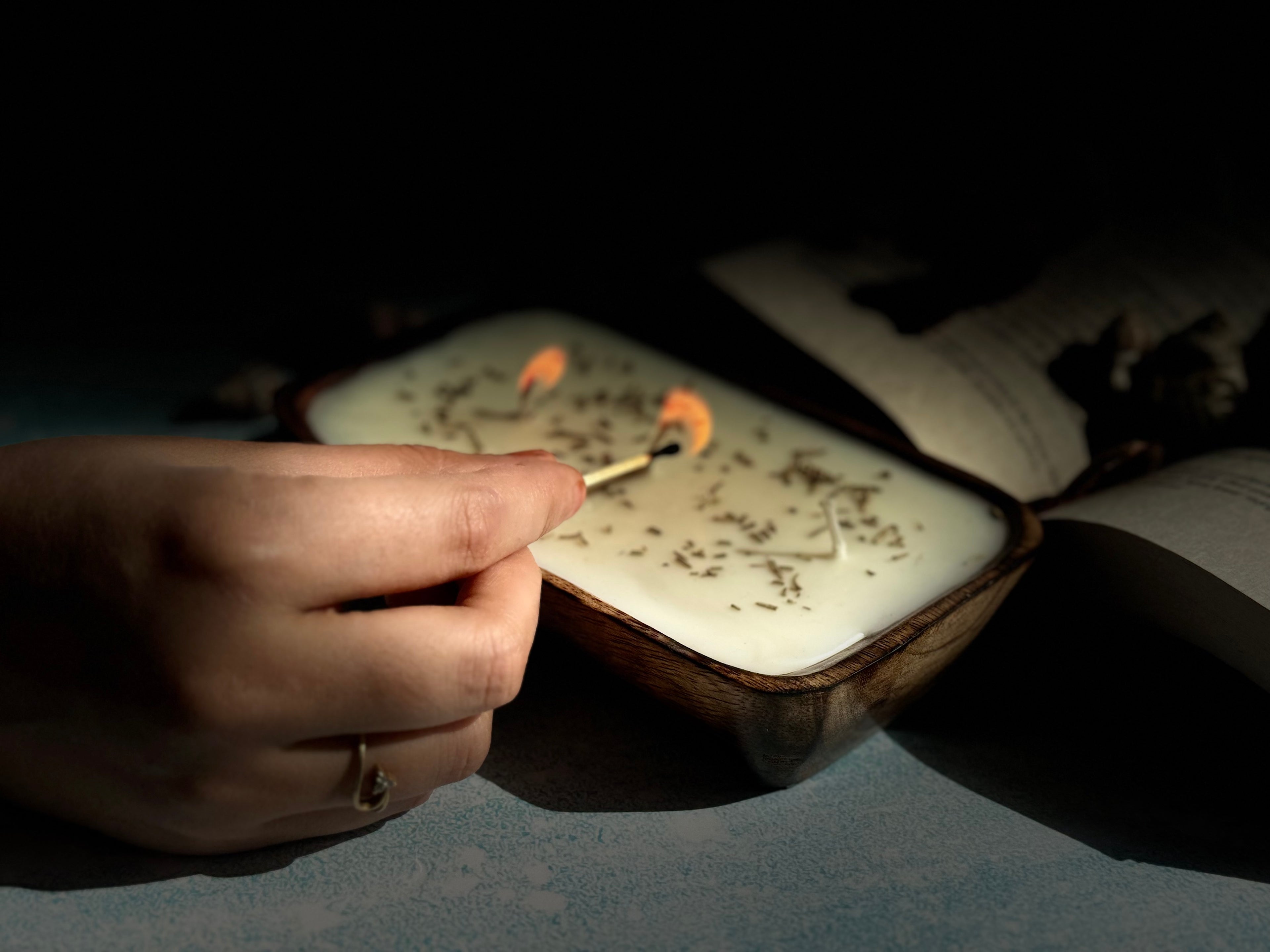 Broomoon Handmade Wooden Rectangular Soy Wax Candle – Luxury Multi-Wick Aromatherapy Candle for Home Décor