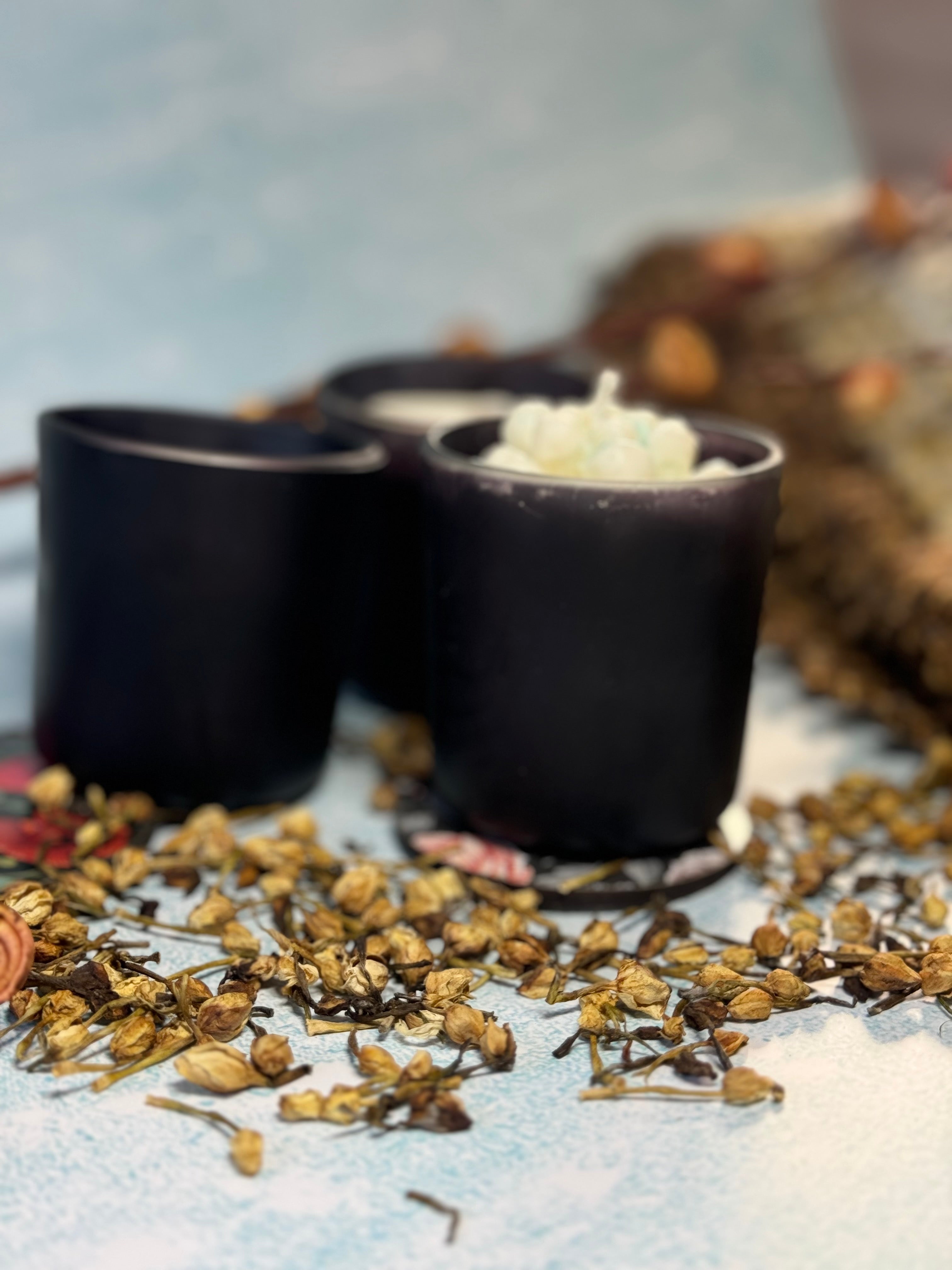 Luxury Black Matte Soy Wax Candle – Handmade Floral Jar Candle for Modern Home Décor