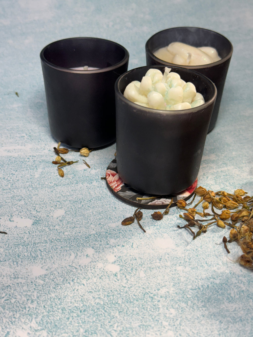 Luxury Black Matte Soy Wax Candle – Handmade Floral Jar Candle for Modern Home Décor