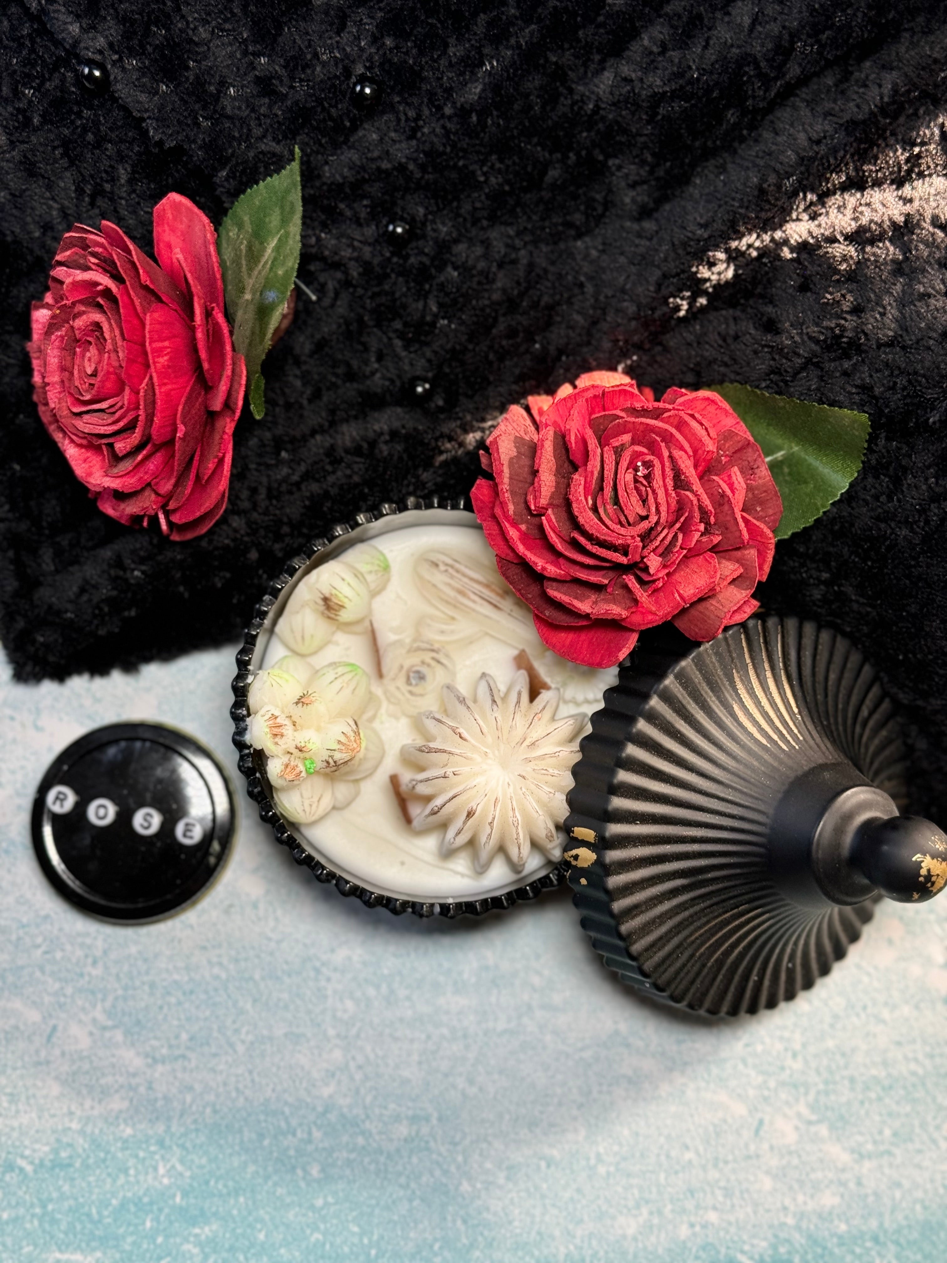 Luxury Black Ribbed Jar Soy Candle – Handmade Decorative Candle with Lid for Elegant Home Décor