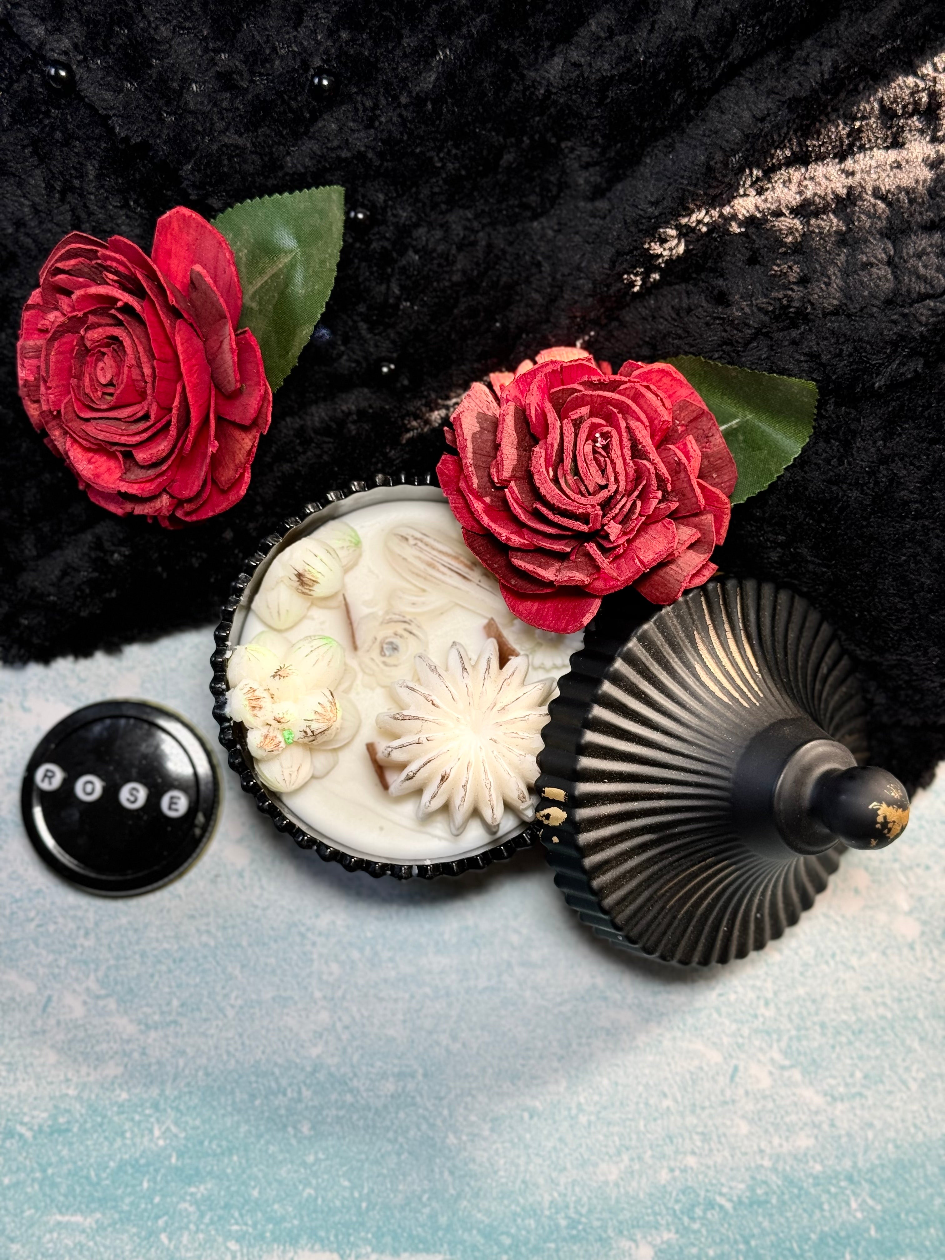 Luxury Black Ribbed Jar Soy Candle – Handmade Decorative Candle with Lid for Elegant Home Décor