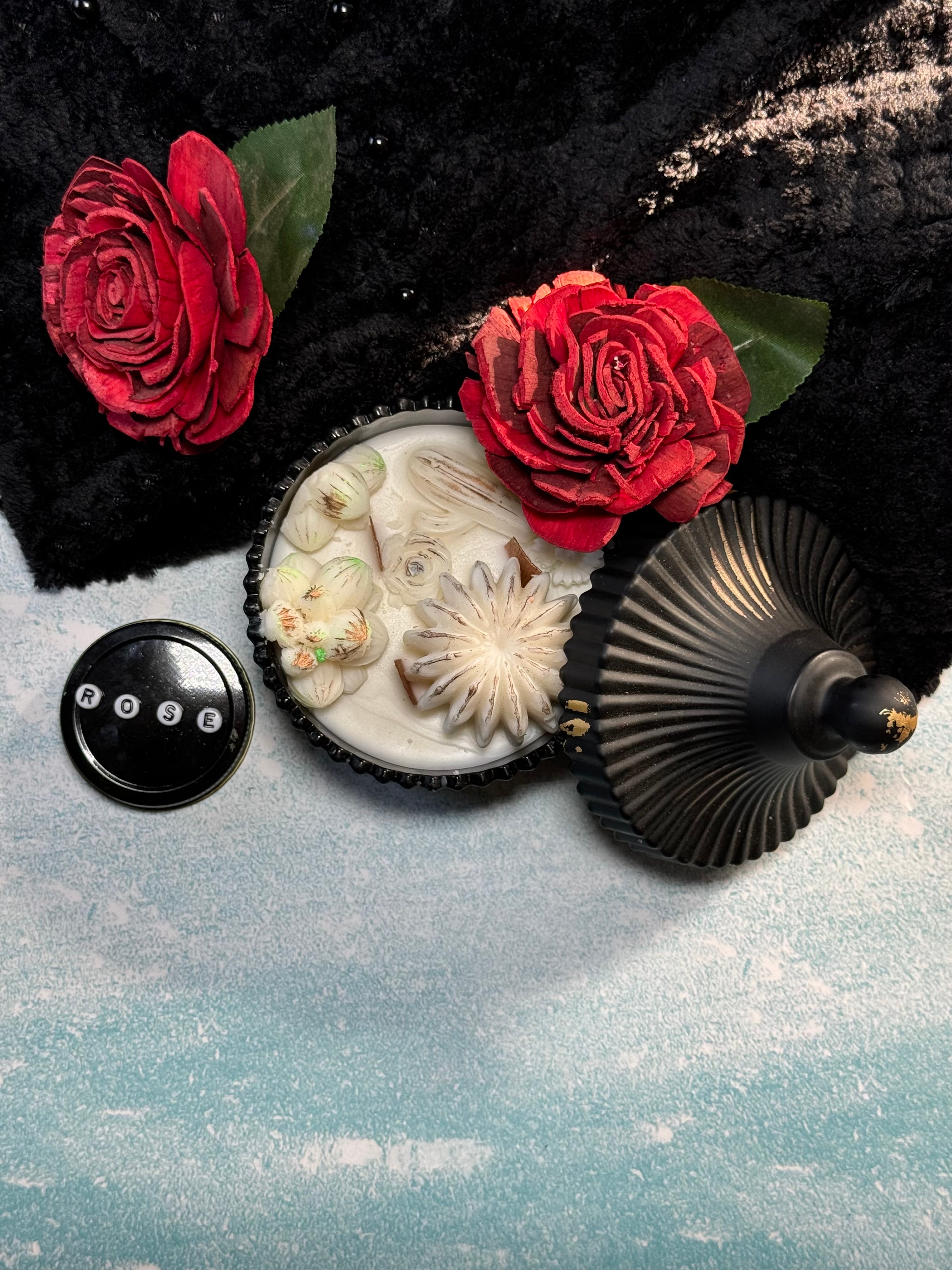 Luxury Black Ribbed Jar Soy Candle – Handmade Decorative Candle with Lid for Elegant Home Décor
