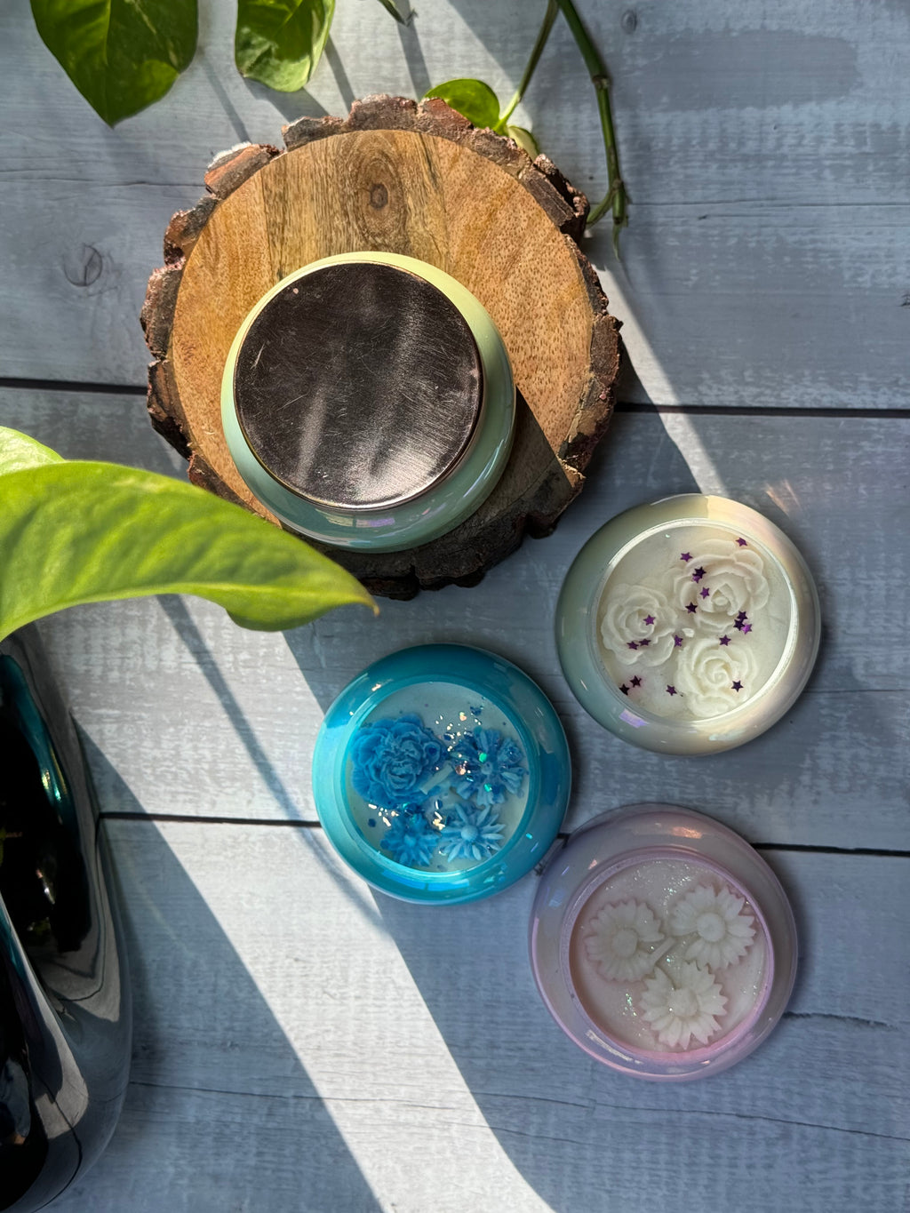 Luxury Iridescent Glass Soy Wax Candle – Handmade Decorative Jar Candle with Rose Wax Design