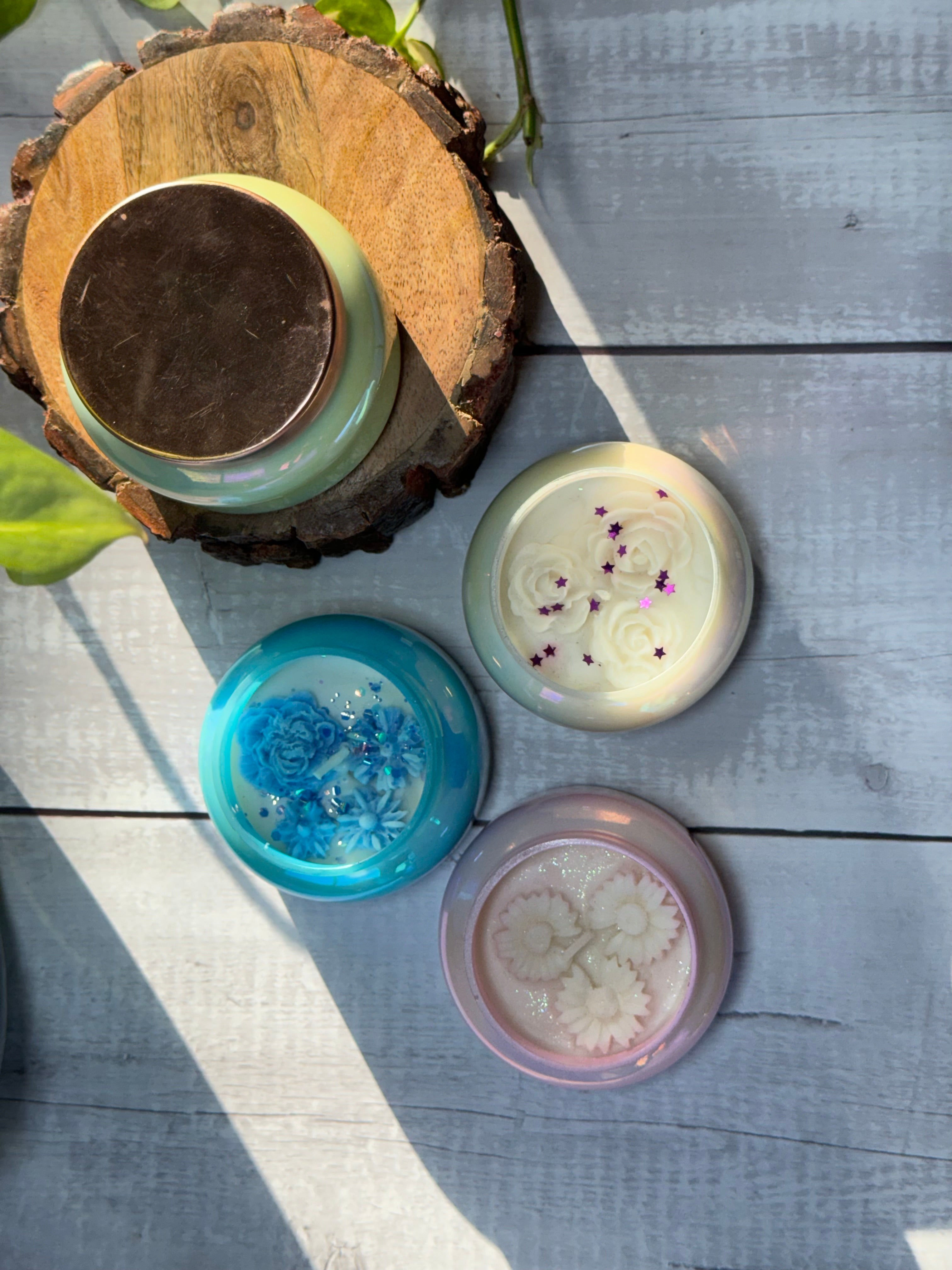 Luxury Iridescent Glass Soy Wax Candle – Handmade Decorative Jar Candle with Rose Wax Design