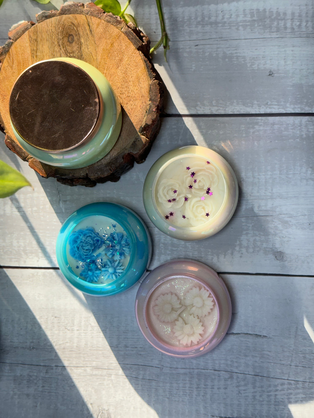 Luxury Iridescent Glass Soy Wax Candle – Handmade Decorative Jar Candle with Rose Wax Design