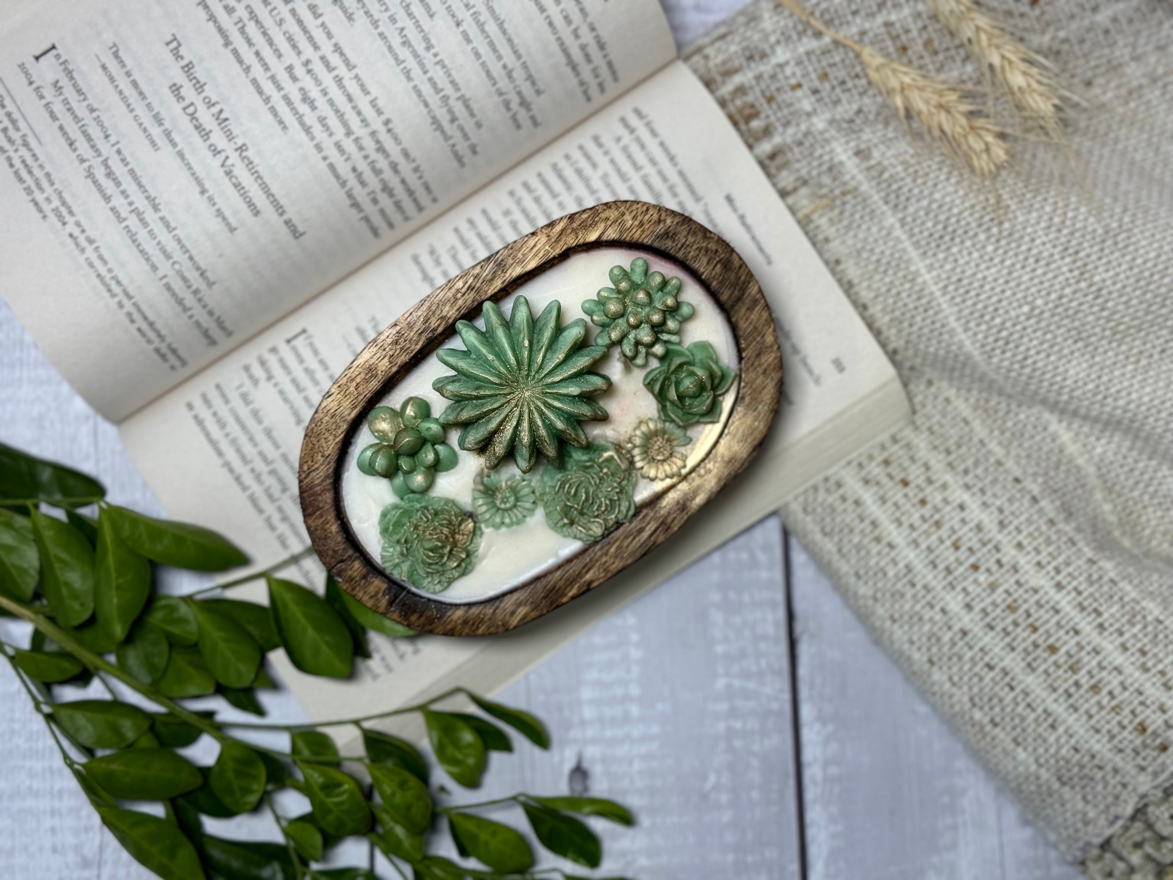 Handmade Succulent Wooden Bowl Candle – Luxury Decorative Soy Wax Candle