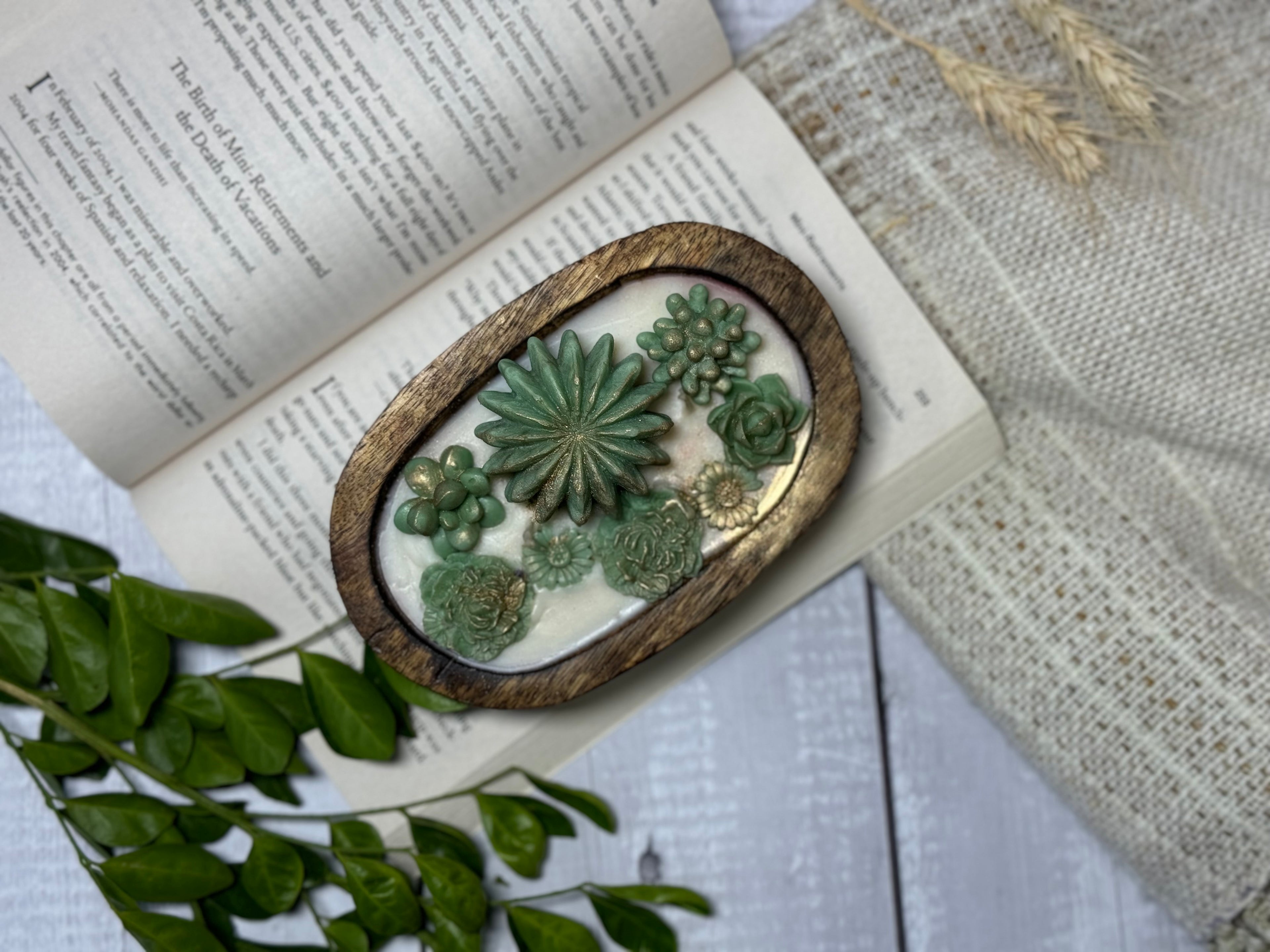 Handmade Succulent Wooden Bowl Candle – Luxury Decorative Soy Wax Candle