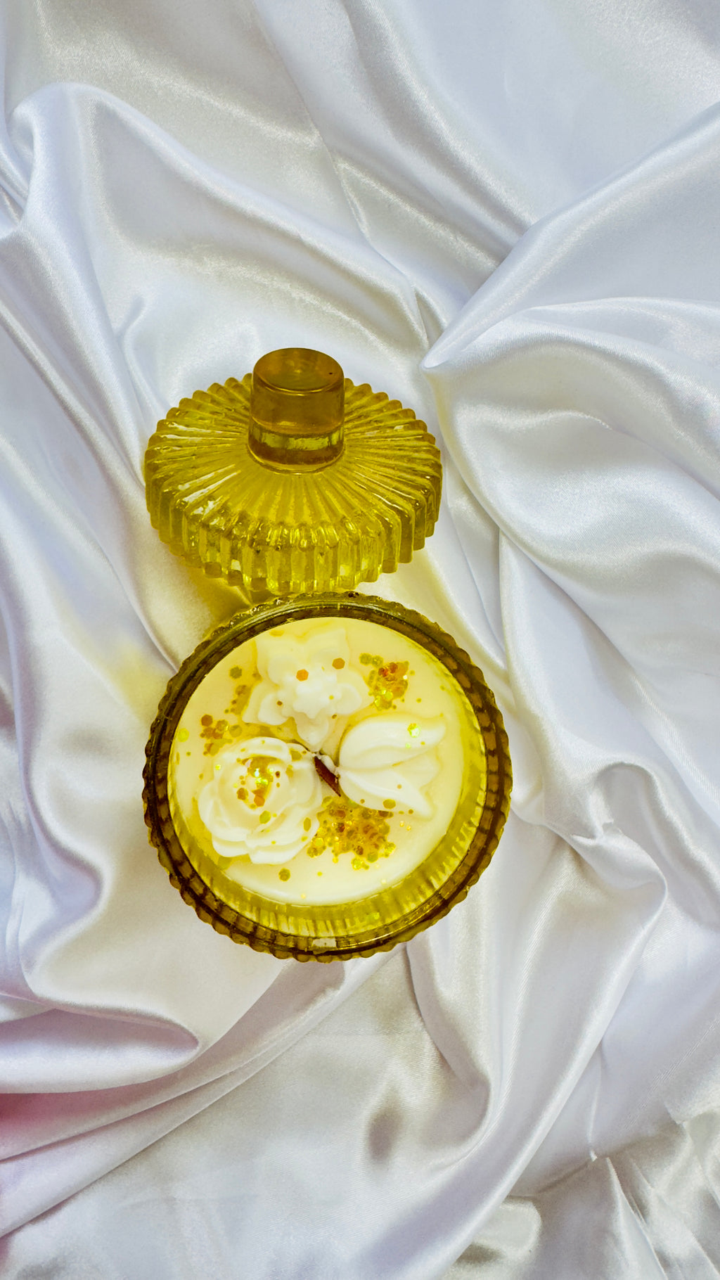 Luxury Ribbed Glass Scented Candle with Lid – Premium Soy Wax Jar Candle (Yellow & Pink Edition)