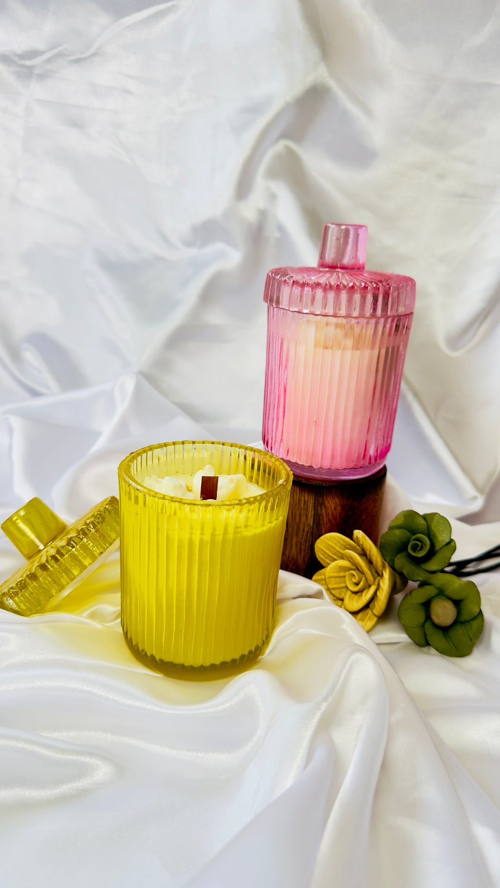 Luxury Ribbed Glass Scented Candle with Lid – Premium Soy Wax Jar Candle (Yellow & Pink Edition)