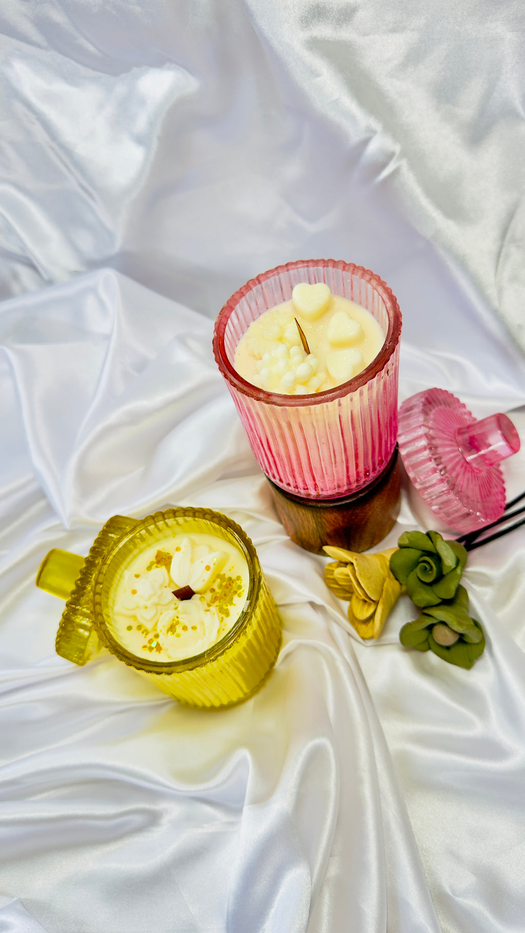 Luxury Ribbed Glass Scented Candle with Lid – Premium Soy Wax Jar Candle (Yellow & Pink Edition)