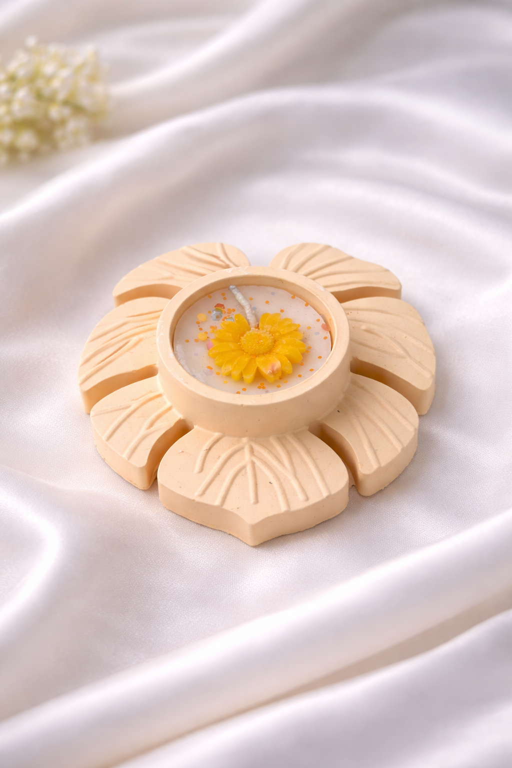 BROOMOON Petal Dream Tealight Candle