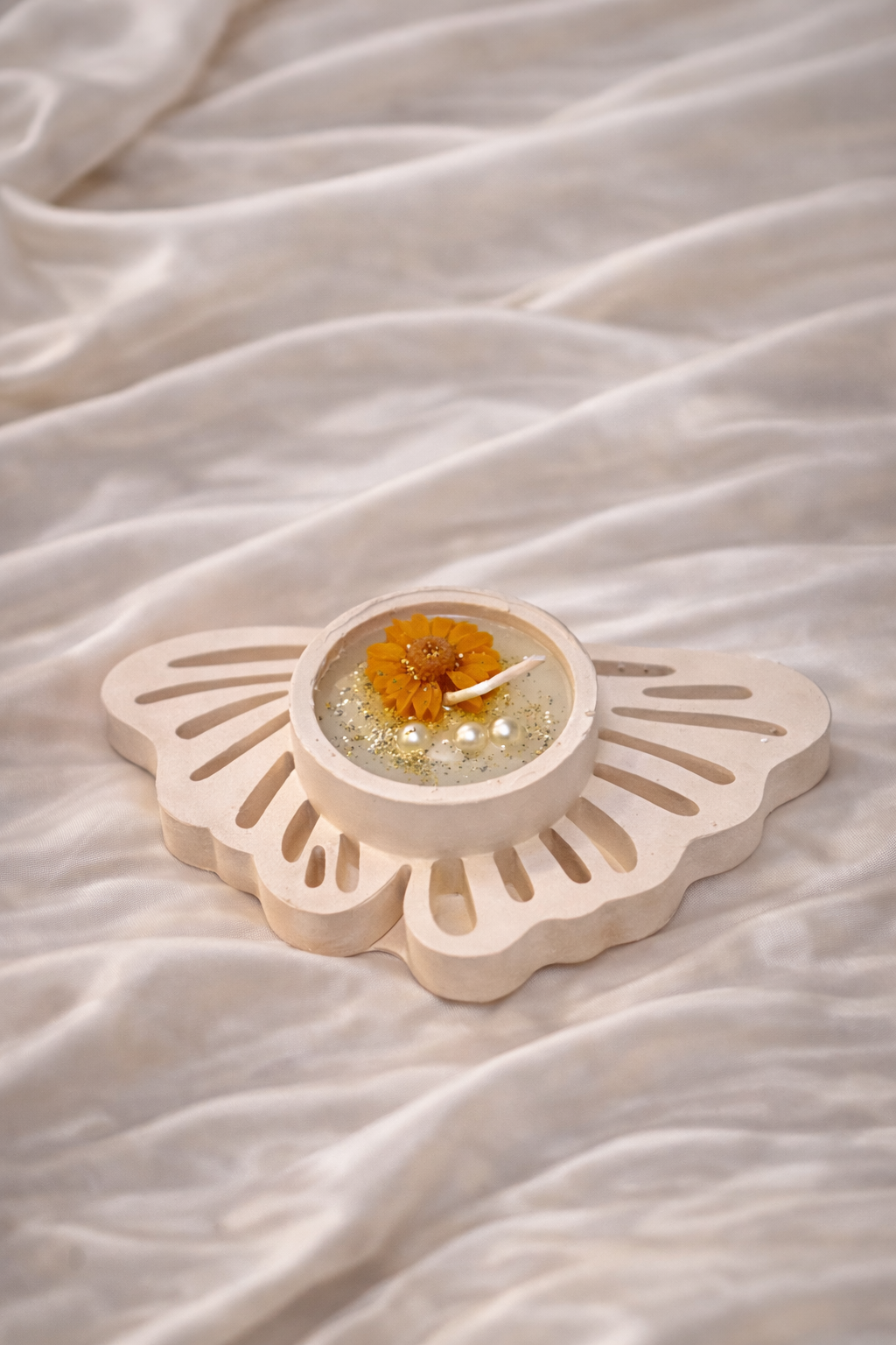 🦋 Broomoon Butterfly Blossom Candle