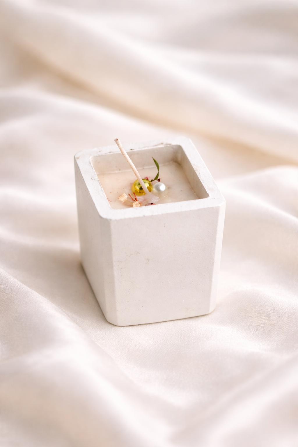 Broomoon Aura Block Candle